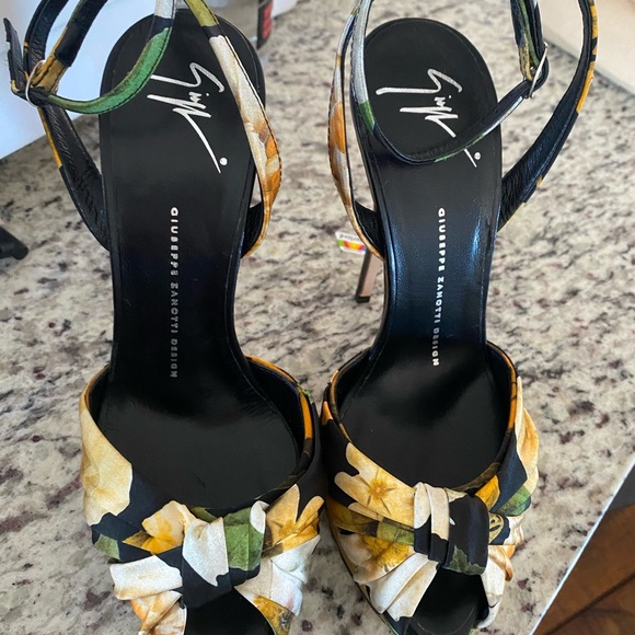 Giuseppe Zanotti floral pump - Picture 4 of 4